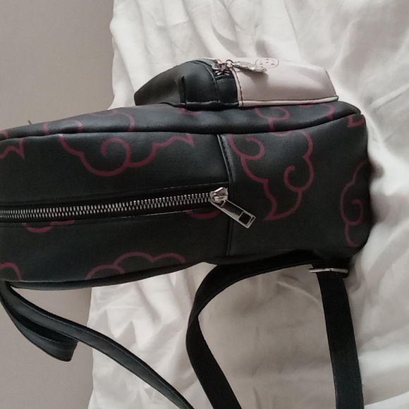 Itachi Naruto mini bag - Picture 2 of 3